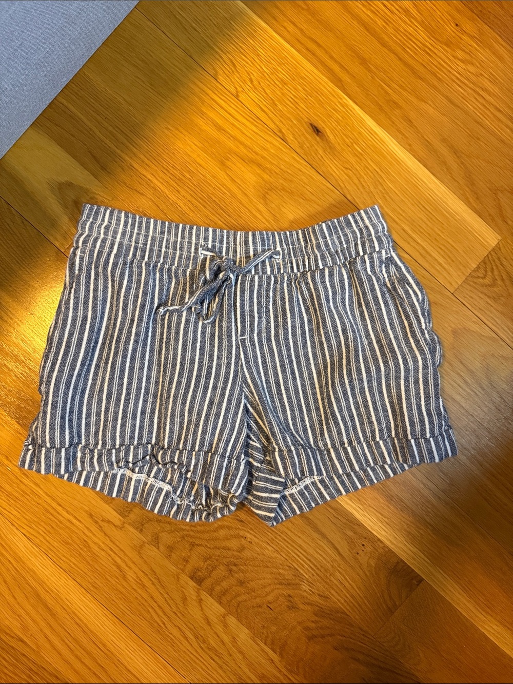 Old Navy Blue and White Striped Drawstring Women’s Shorts